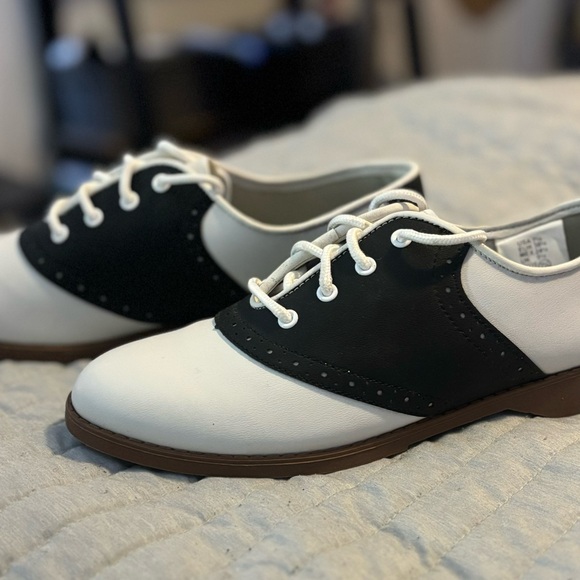 Like new saddle shoes - Picture 2 of 7
